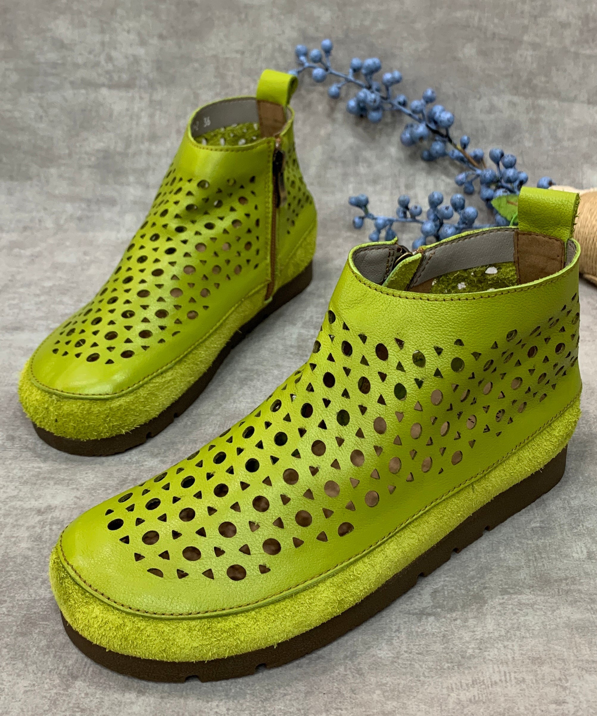 Green Solid Hollow Out Genuine Leather Shoes For Flats