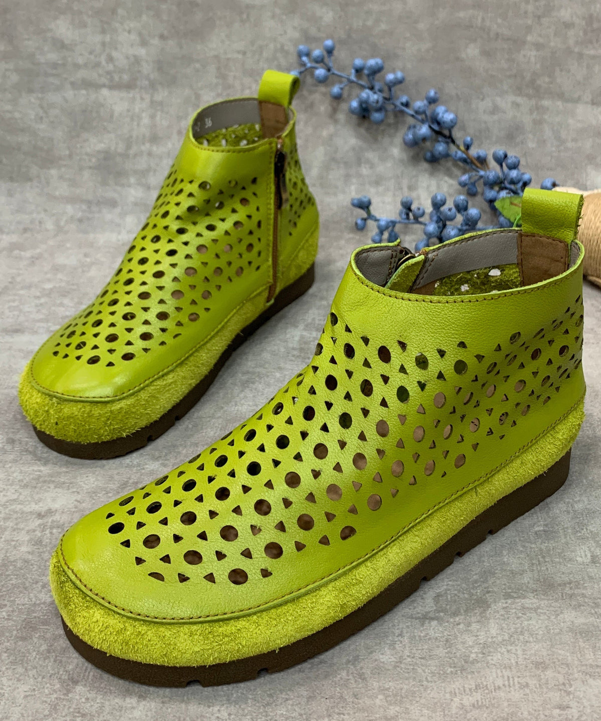 Green Solid Hollow Out Genuine Leather Shoes For Flats