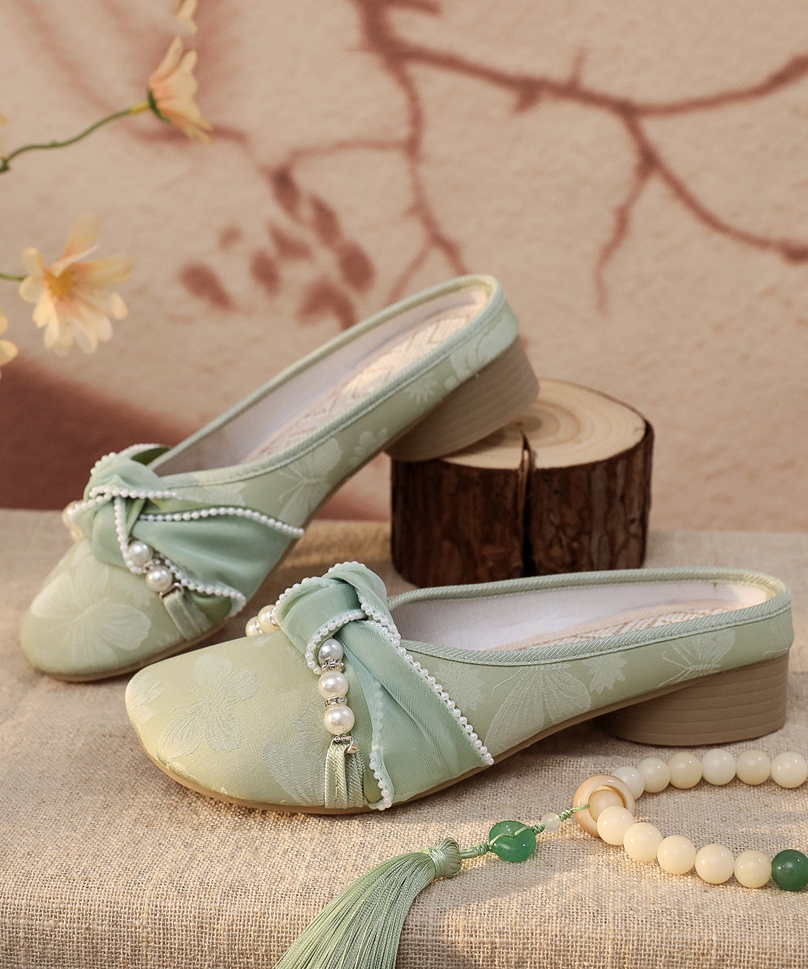 Retro Splicing Chunky White Satin Embroidered Slide Sandals