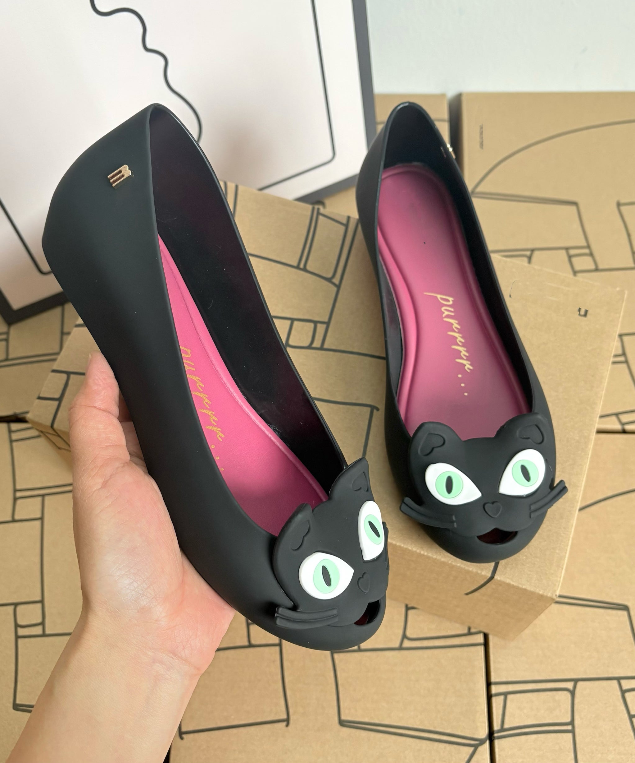 Stylish Rose Cartoon Cats Splicing Flat Shoes