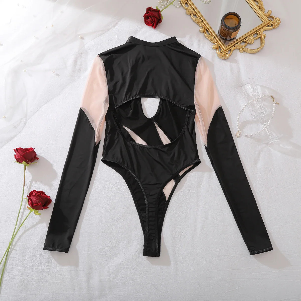 2026 low cut V-neck slimming hanging neck sheer mesh contrasting color backless jumpsuit