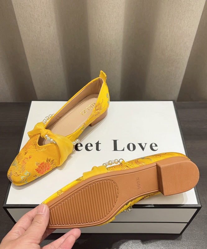 Boutique Retro Splicing Flat Shoes Yellow Satin Embroidered