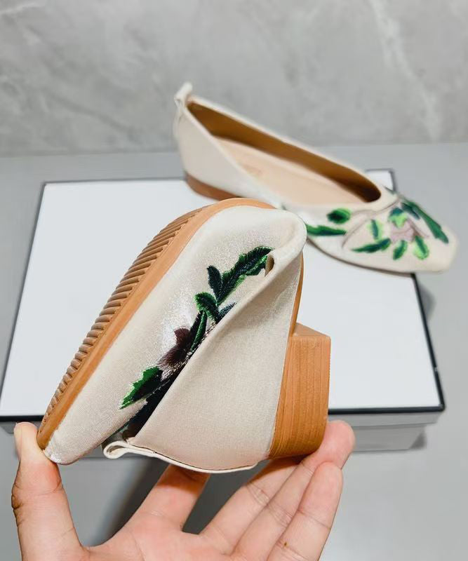 Comfortable Light Green Flat Feet Shoes Splicing Embroidered