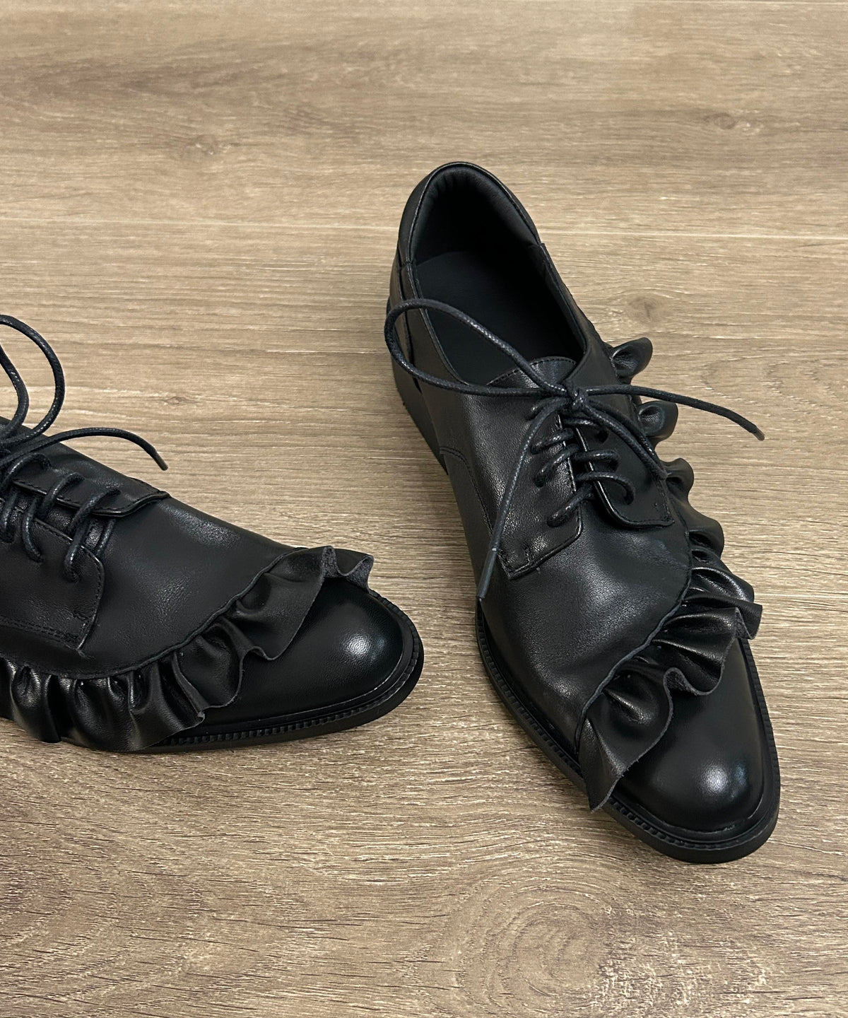 Original Design Black Ruffled Lace Up Splicing Flat Feet Shoes