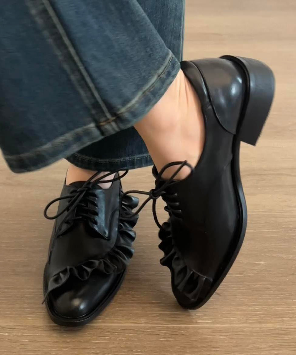 Black Lace Up Cowhide Leather Ruffled Splicing Flat Shoes