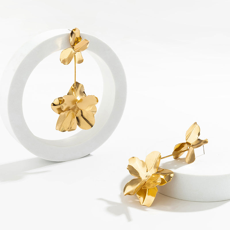 Dopamine Flower Retro Metal Stud Earrings