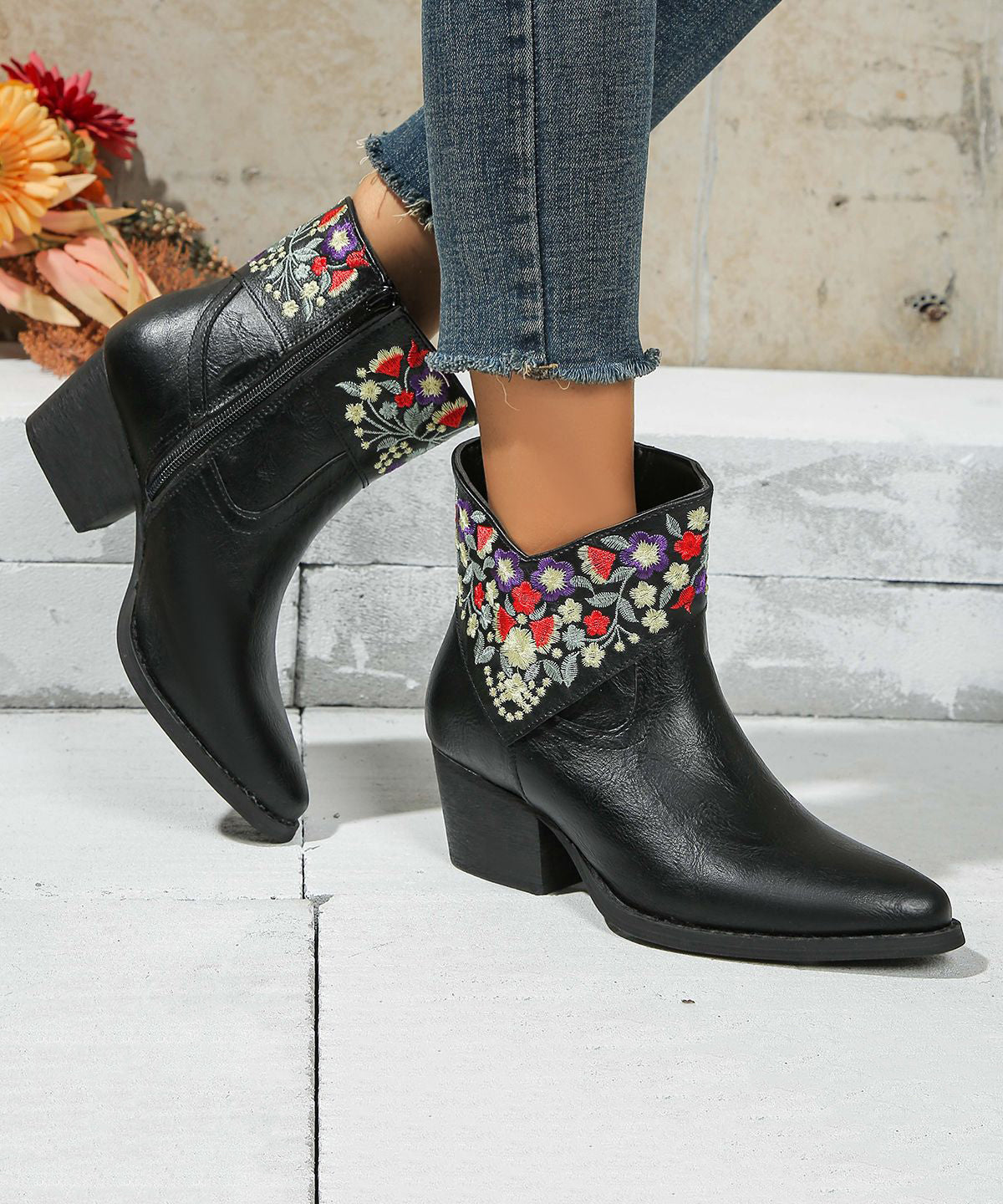 Fine Black Pointed Toe Zippered Faux Leather Splicing Chunky Flat Boots