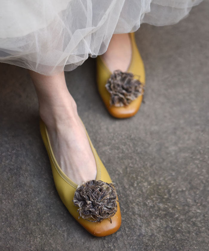 Comfy Yellow Sheepskin Floral Splicing Flat Feet Shoes