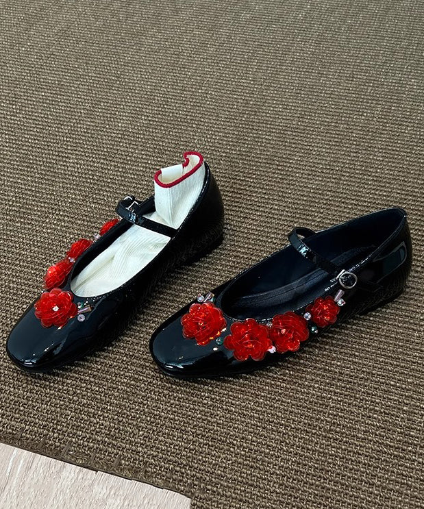 Silver Sheepskin Flat Shoes Splicing Floral Buckle Strap