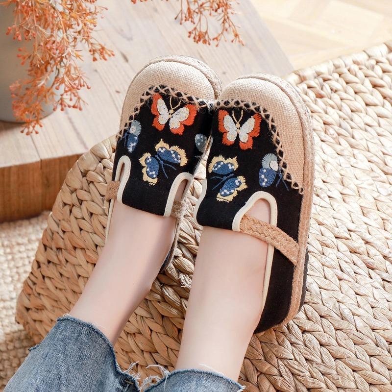 Butterfly Embroidered Cloth Shoes with Fresh Shallow