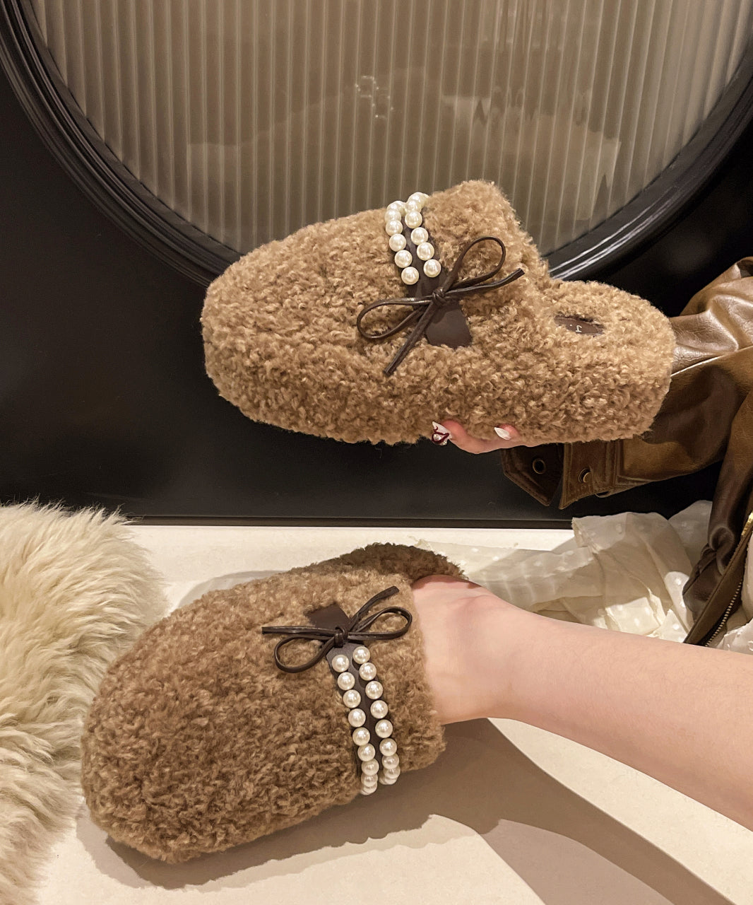 White Faux Fur Slippers Shoes Splicing Nail Bead