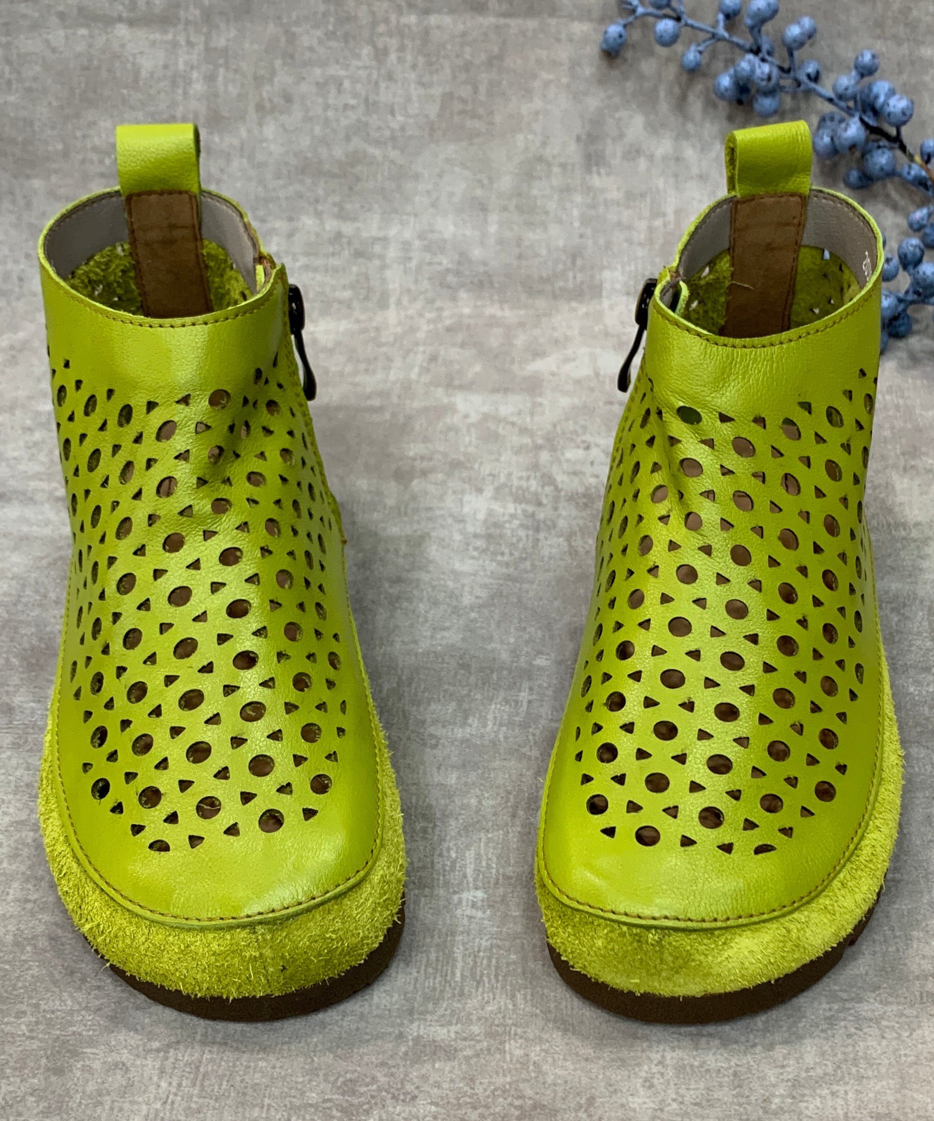 Green Solid Hollow Out Genuine Leather Shoes For Flats