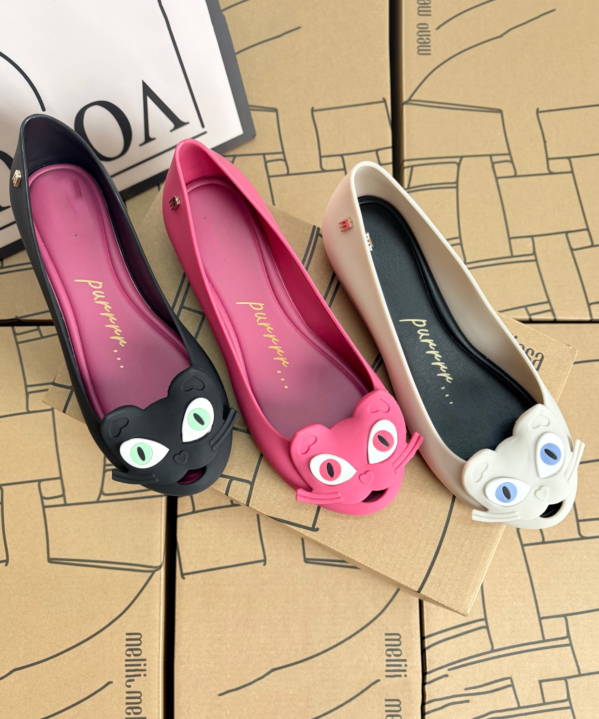 Stylish Rose Cartoon Cats Splicing Flat Shoes