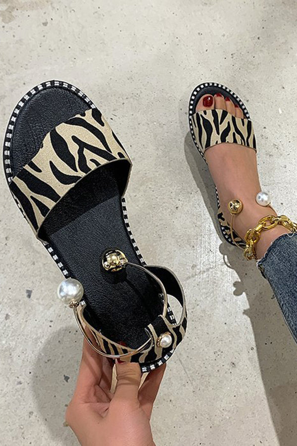 Simple Flat Bottom Pearl Buckle Roman Sandals