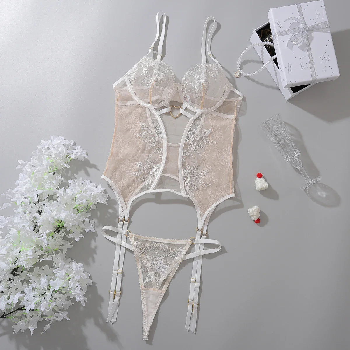 AVELINE Lace Lingerie Set Ultra-thin Mesh Love Heart Decorative Complex Erotic Adult Bra Panties