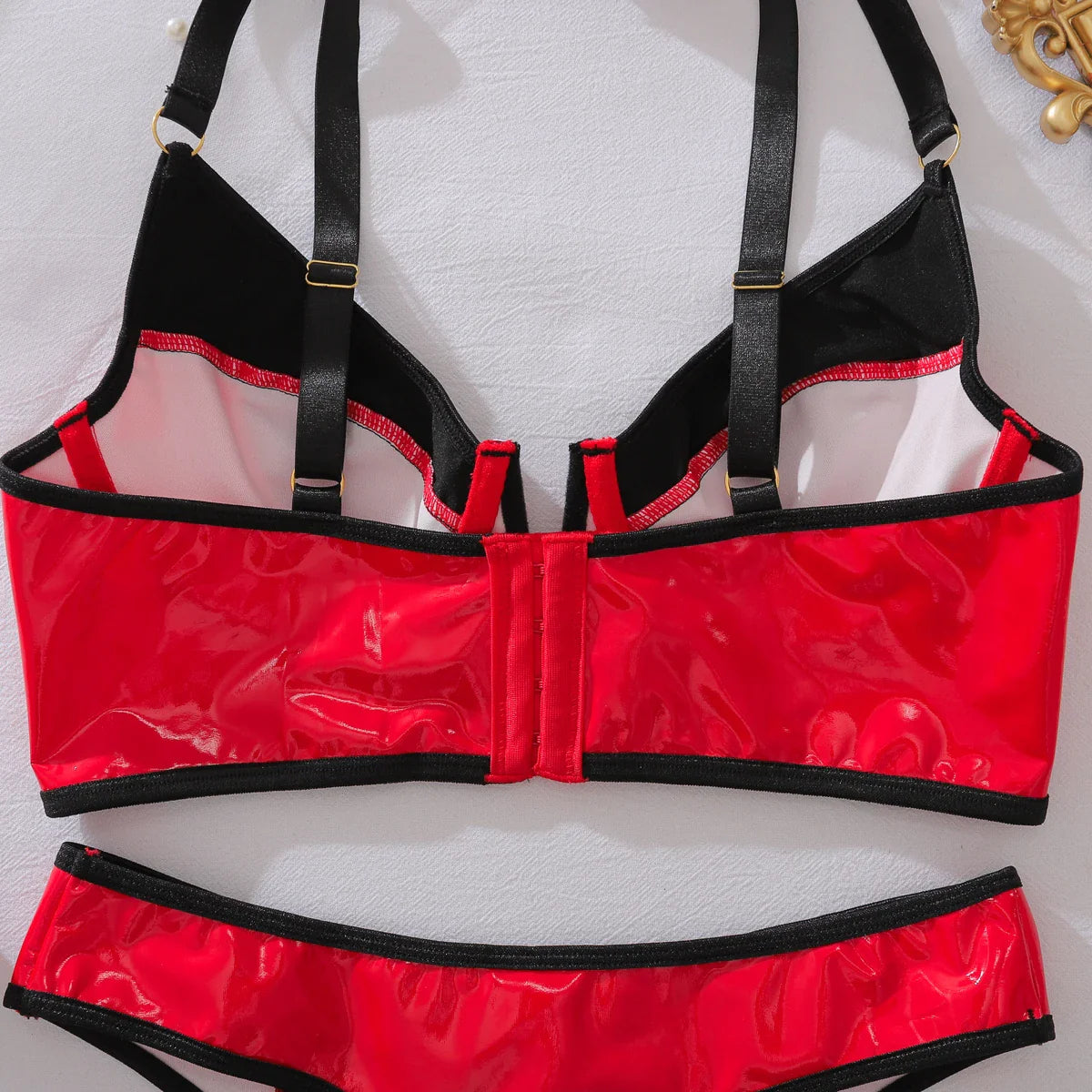 European and American spicy girl comfortable contrasting PU leather slim fit shaping lingerie two-piece set