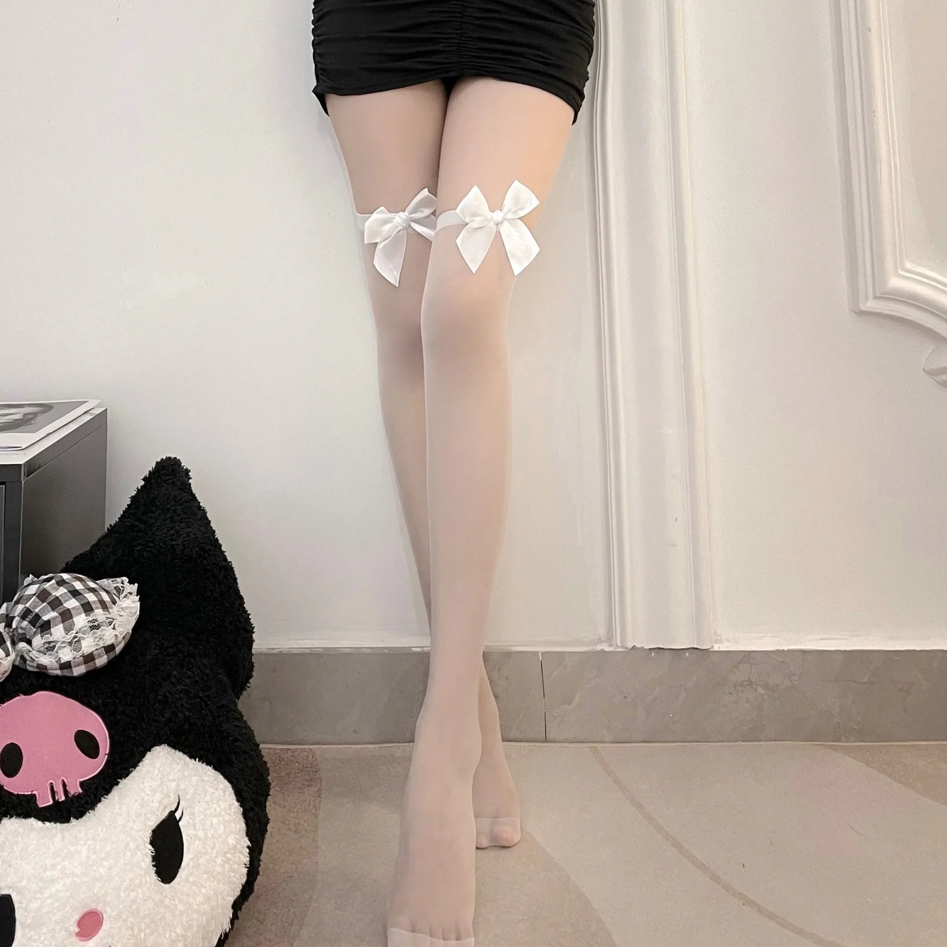 Cute and Seductive Bowknot White Knee-high Stockings Thigh Stockings Black Silk Stockings