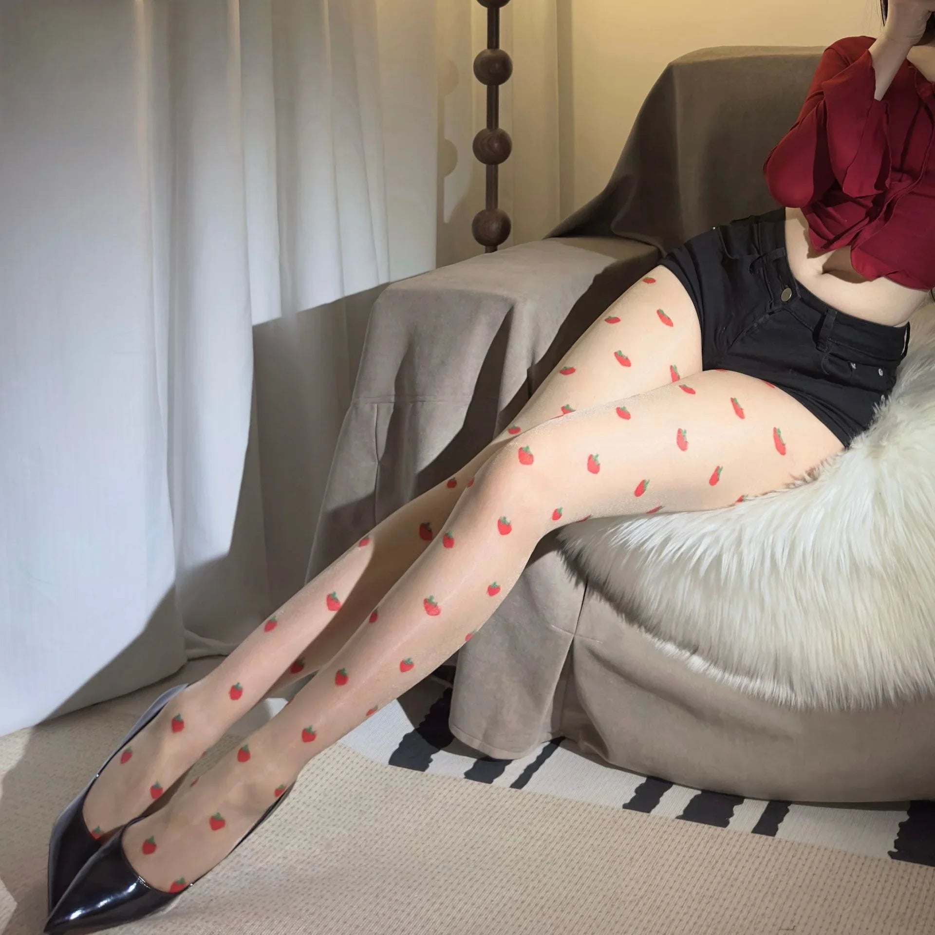Versatile Style Strawberry Flocked Glossy Stockings Pure Aurora-like Ultra-thin and Highly Transparent Erotic Stockings