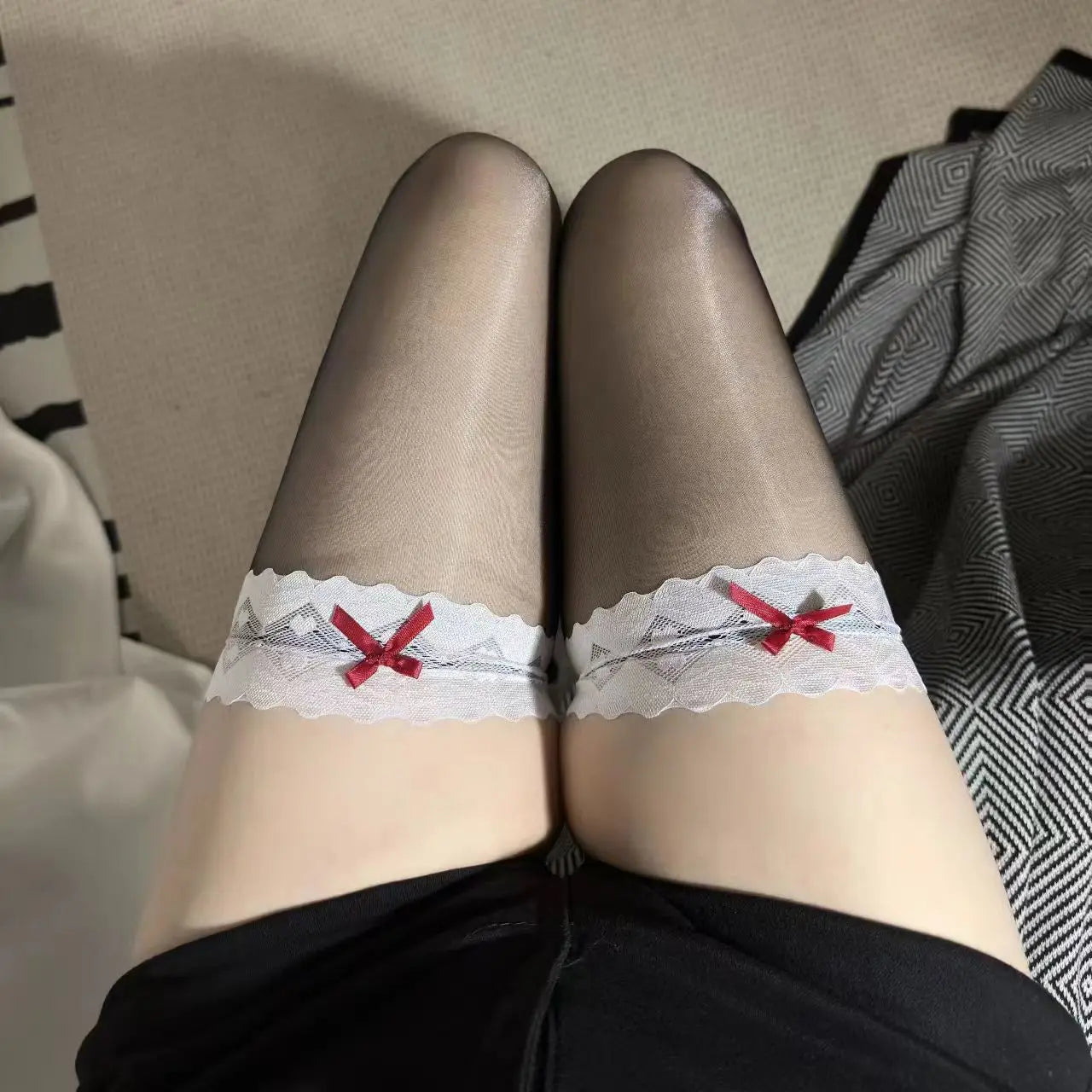 Versatile Sultry Seductive Lady Red-edged Lace Ultra-thin Silky Smooth Pure and Long Stockings Knee-high Thigh Socks