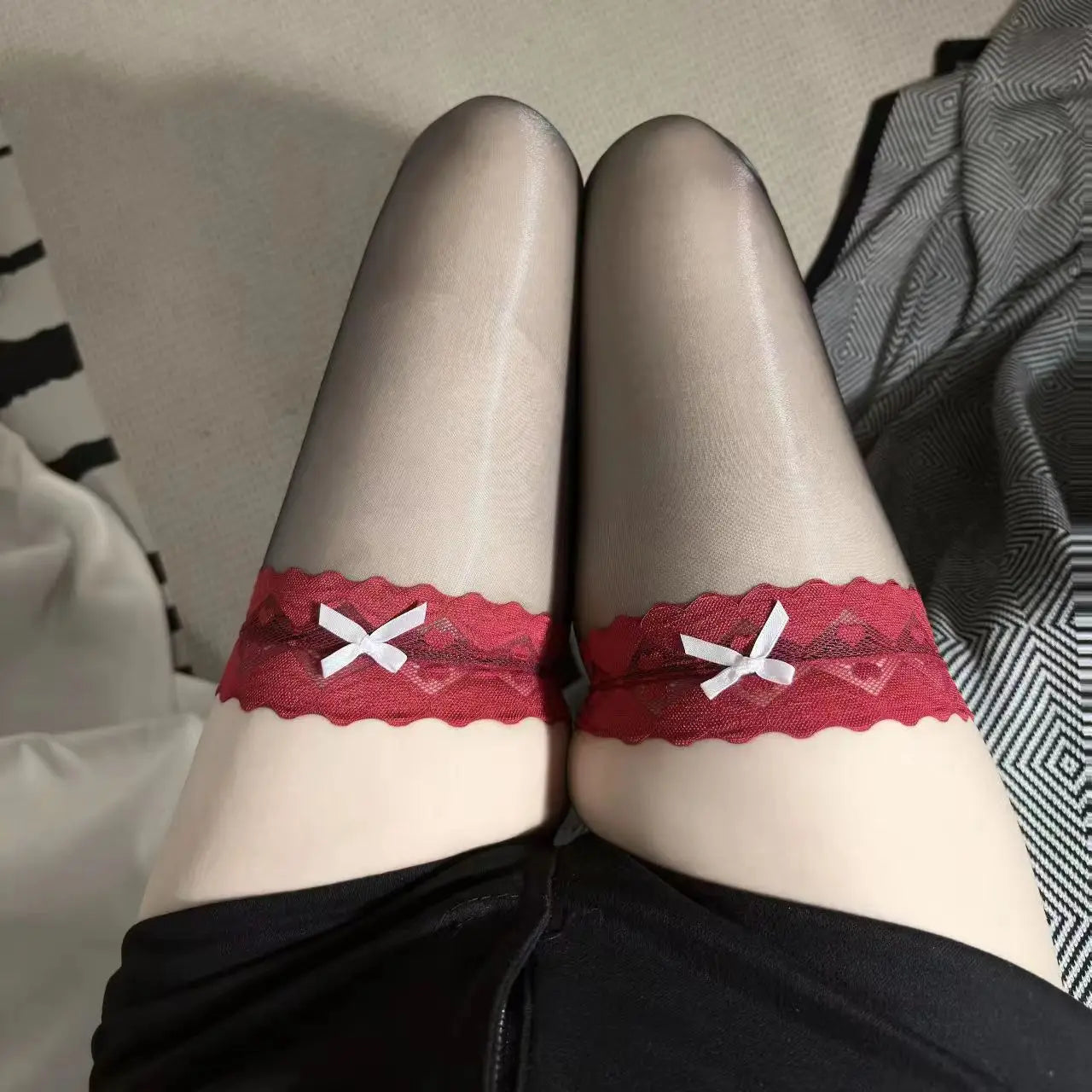 Versatile Sultry Seductive Lady Red-edged Lace Ultra-thin Silky Smooth Pure and Long Stockings Knee-high Thigh Socks