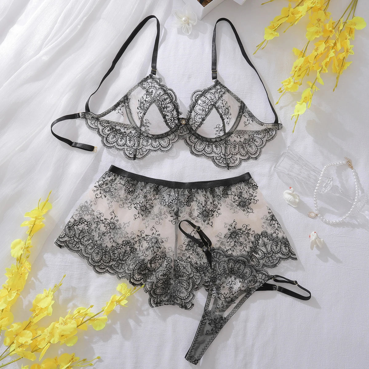 Close Fitting Underwear Lace Embroidery Perspective Home Clothing Underwear 3-Piece Set