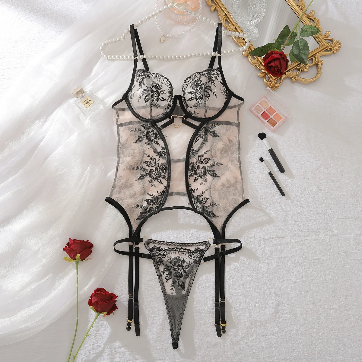 Lace Lingerie Set Ultra-thin Mesh Love Heart Decorative Complex Erotic Adult Bra Panties