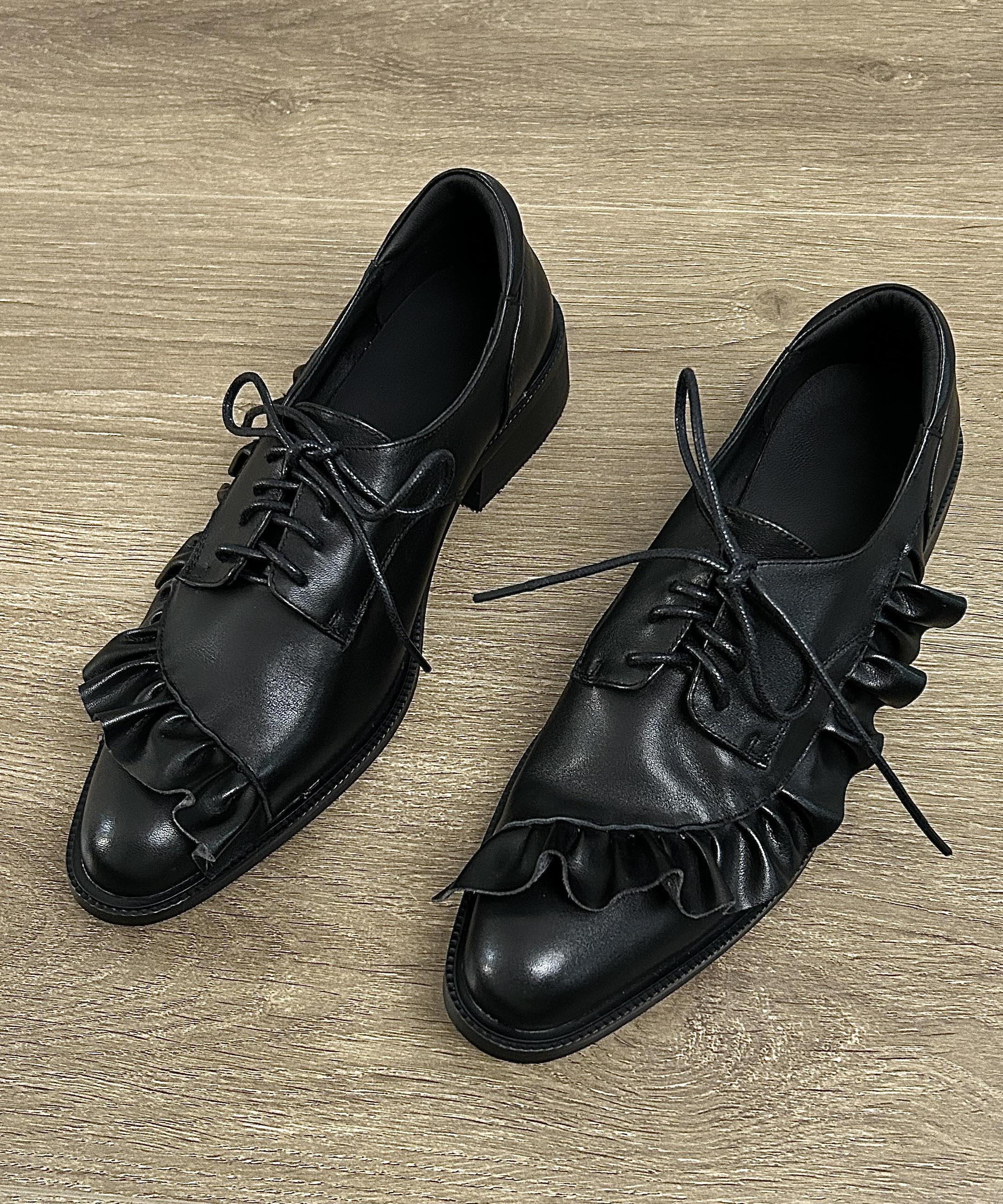 Black Lace Up Cowhide Leather Ruffled Splicing Flat Shoes