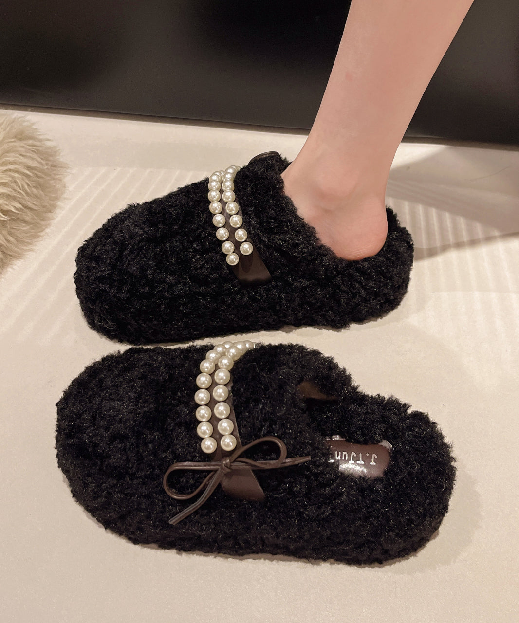 White Faux Fur Slippers Shoes Splicing Nail Bead