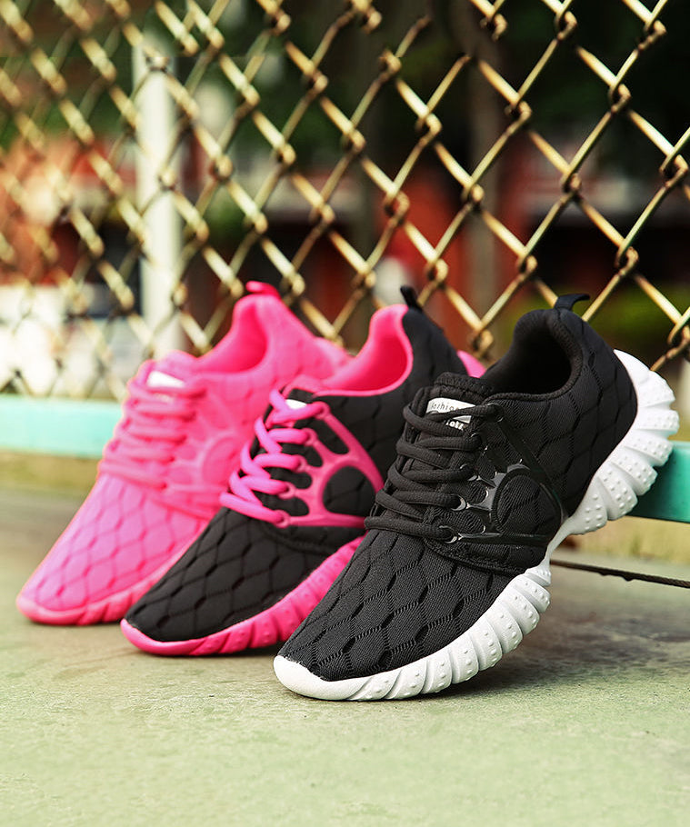 Lightweight Soft Sole Breathable Mesh Sports Shoes