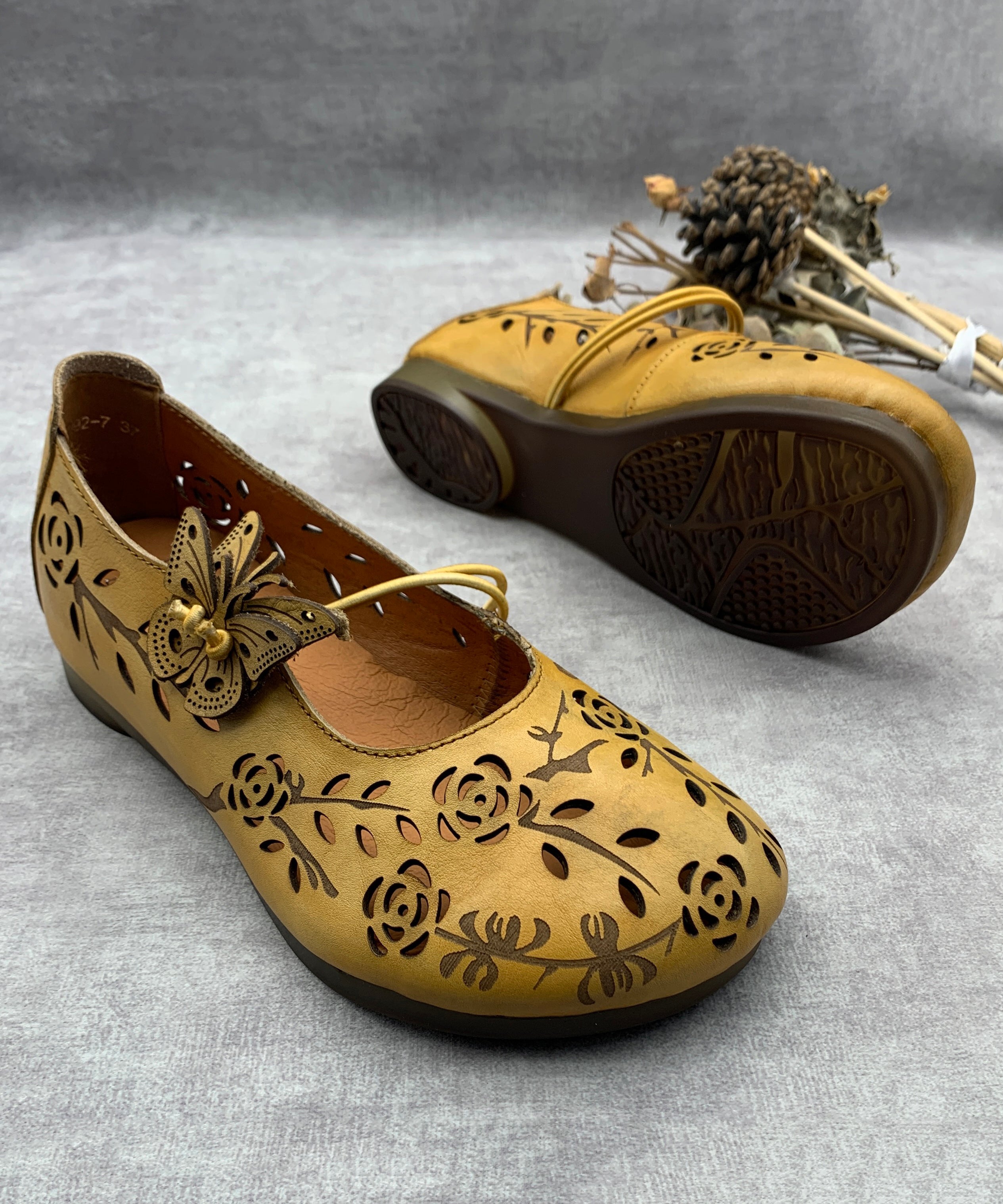 Green Hollow Out Genuine Leather Flat Feet Shoes