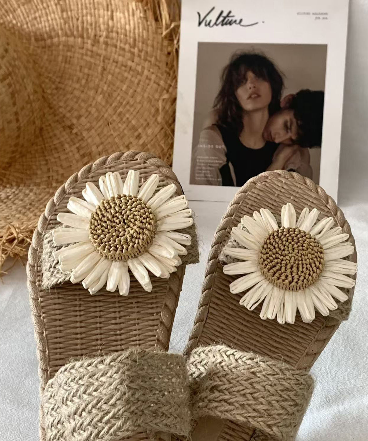 Handmade Grass Woven Flower Beach Slippers New