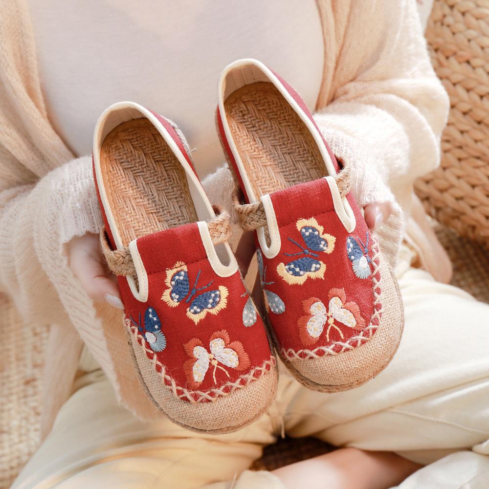 Butterfly Embroidered Cloth Shoes with Fresh Shallow